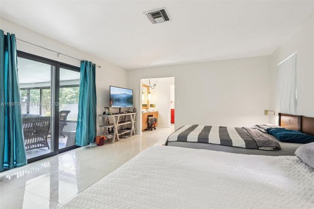 314 NE 85th St, El Portal, FL 33138