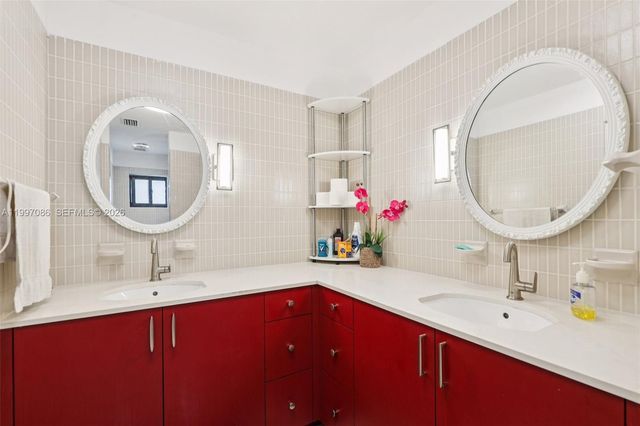 314 NE 85th St, El Portal, FL 33138