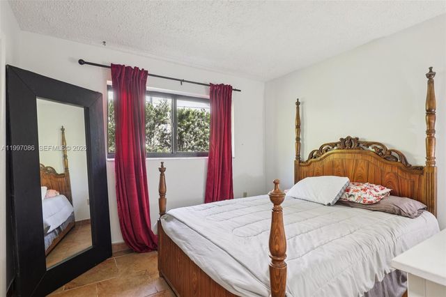 314 NE 85th St, El Portal, FL 33138