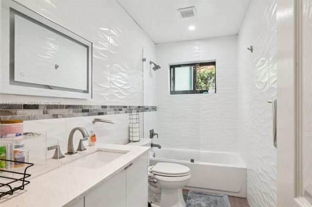 314 NE 85th St, El Portal, FL 33138