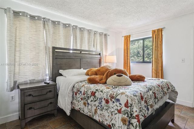 314 NE 85th St, El Portal, FL 33138