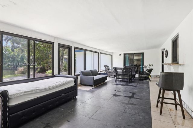 314 NE 85th St, El Portal, FL 33138