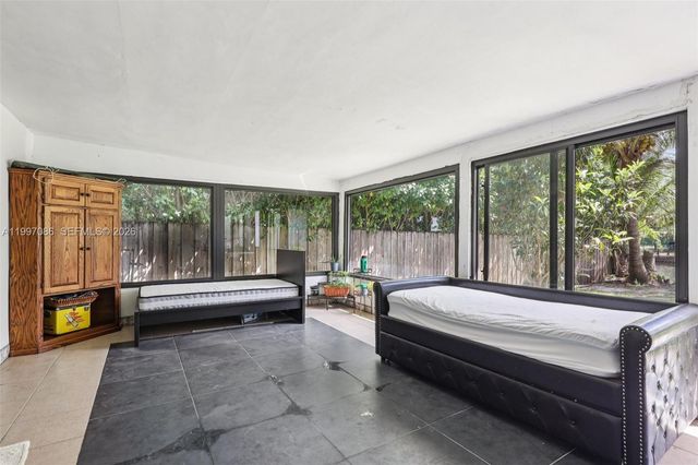 314 NE 85th St, El Portal, FL 33138