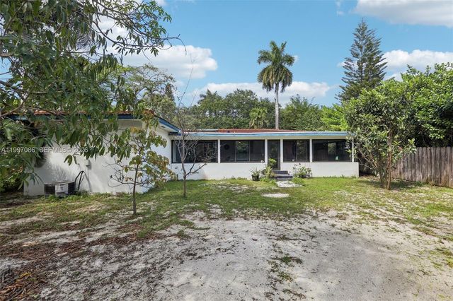 314 NE 85th St, El Portal, FL 33138