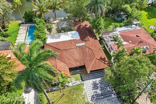 314 NE 85th St, El Portal, FL 33138