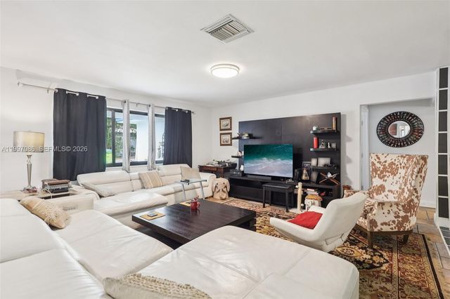 314 NE 85th St, El Portal, FL 33138