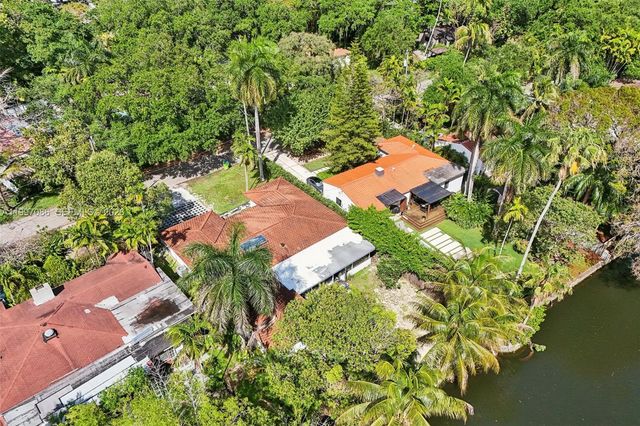 314 NE 85th St, El Portal, FL 33138