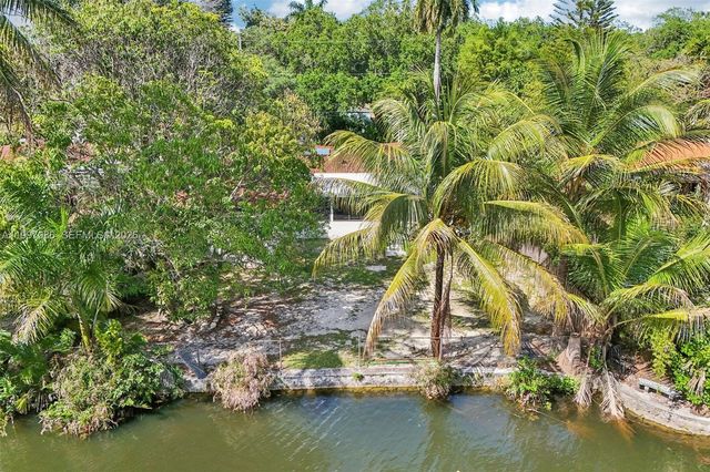 314 NE 85th St, El Portal, FL 33138