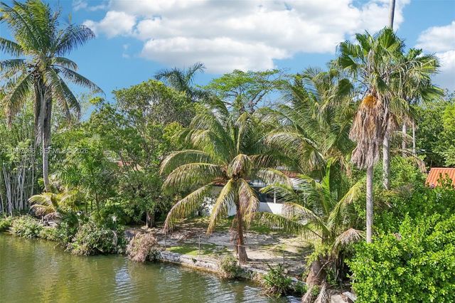 314 NE 85th St, El Portal, FL 33138