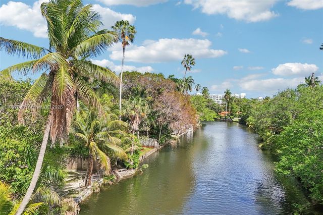 314 NE 85th St, El Portal, FL 33138