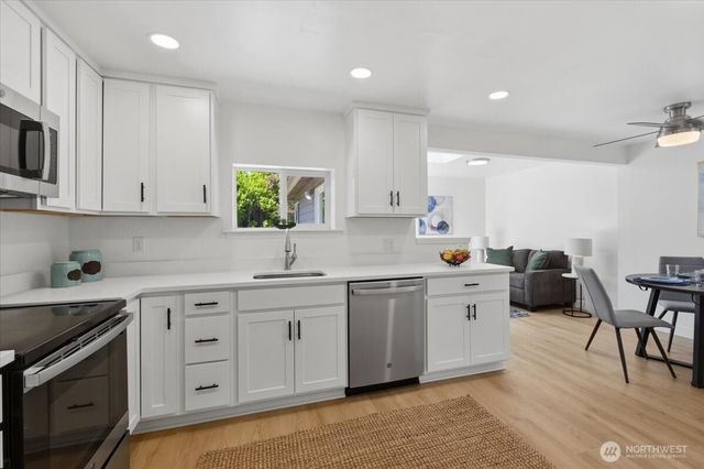 11515 26th Avenue SW, Seattle, WA 98146