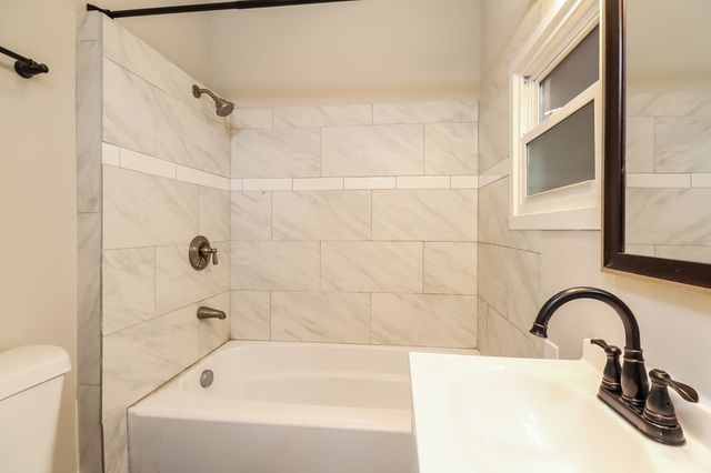 823 Collins Ave, Highland Park, PA 15206