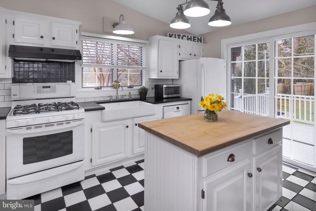 41 TITUS AVE, Lawrence Township, NJ 08648