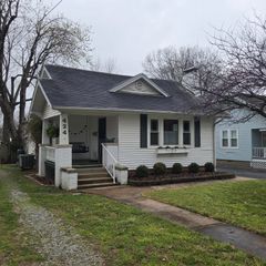 424 E Meadowmere Street, Springfield, MO 65807