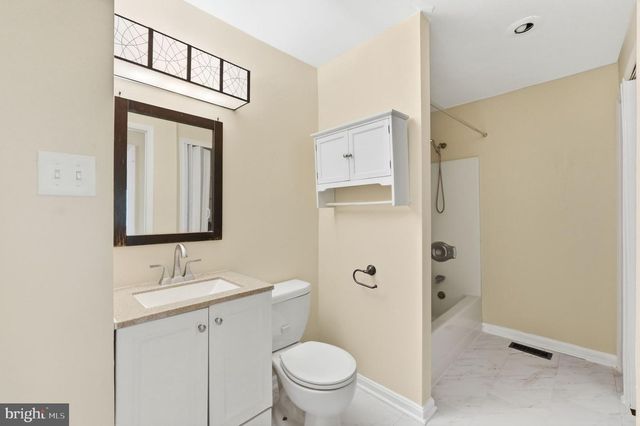 8402 SLEEPY HOLLOW RD, Fort Washington, MD 20744