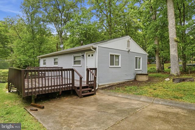 8402 SLEEPY HOLLOW RD, Fort Washington, MD 20744