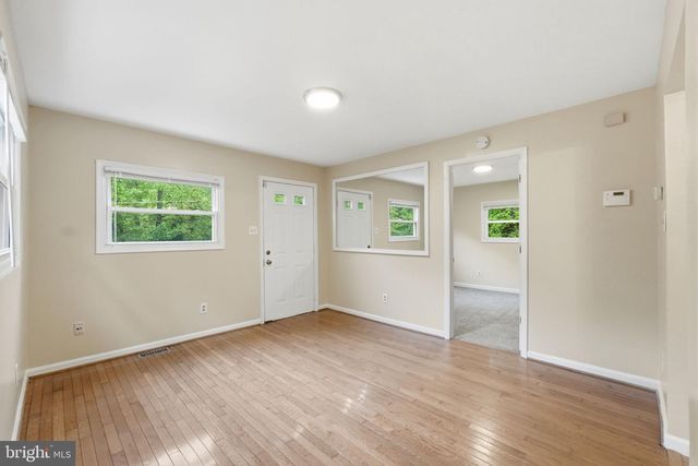 8402 SLEEPY HOLLOW RD, Fort Washington, MD 20744