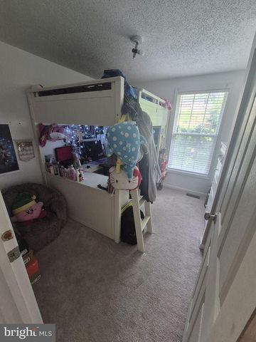 2210 S LOWELL ST, Arlington, VA 22206