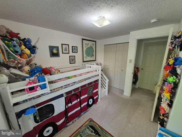 2210 S LOWELL ST, Arlington, VA 22206