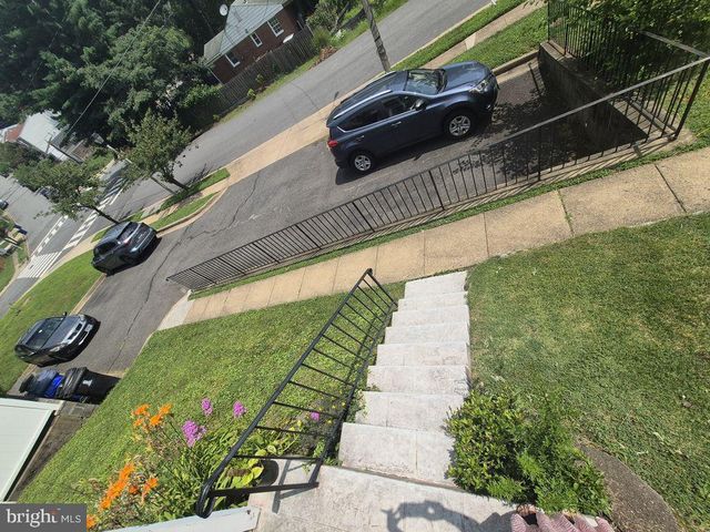 2210 S LOWELL ST, Arlington, VA 22206