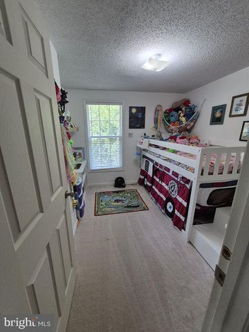 2210 S LOWELL ST, Arlington, VA 22206