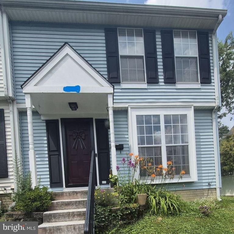 2210 S LOWELL ST, Arlington, VA 22206