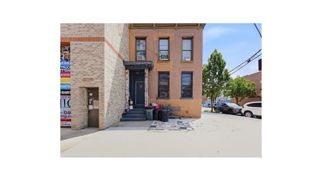 320 JACKSON Avenue, New York City, NY 10454