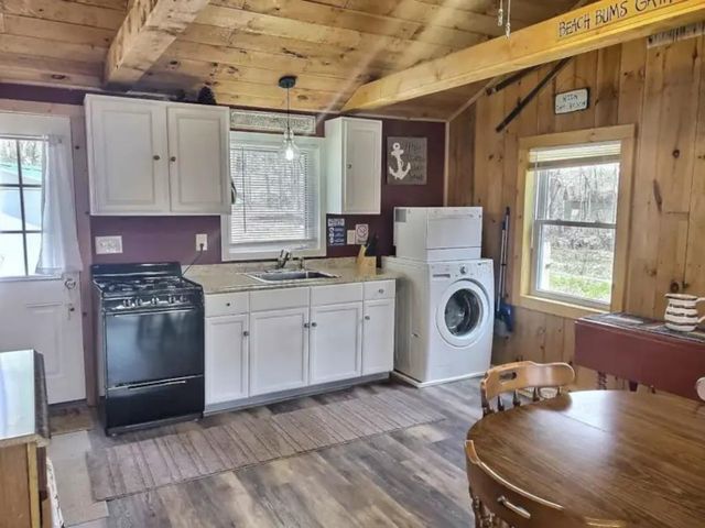 11 Indian Point Road, Croydon, NH 03773