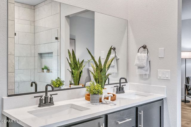 11865 Artekale Place, El Paso, TX 79934