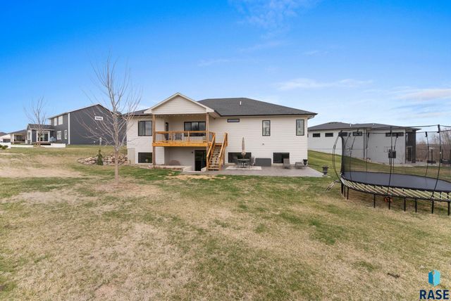 7317 E Misty Knoll Cir Circle, Sioux Falls, SD 57110
