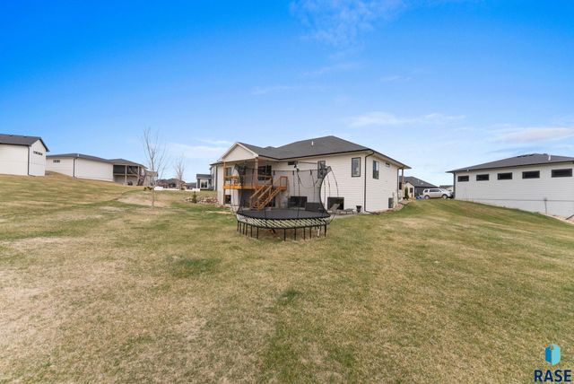 7317 E Misty Knoll Cir Circle, Sioux Falls, SD 57110