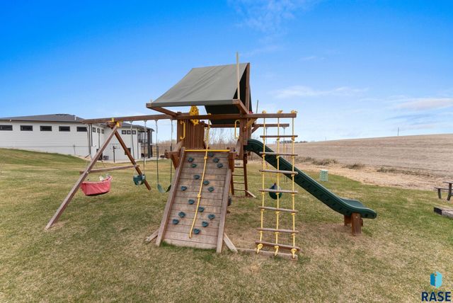 7317 E Misty Knoll Cir Circle, Sioux Falls, SD 57110