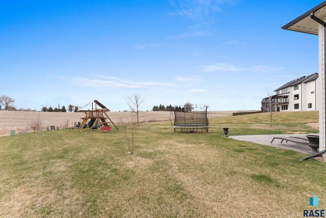 7317 E Misty Knoll Cir Circle, Sioux Falls, SD 57110
