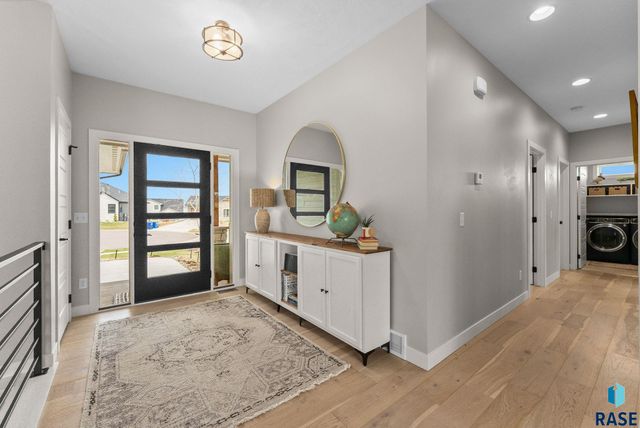 7317 E Misty Knoll Cir Circle, Sioux Falls, SD 57110