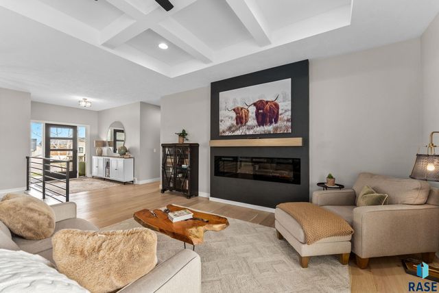 7317 E Misty Knoll Cir Circle, Sioux Falls, SD 57110