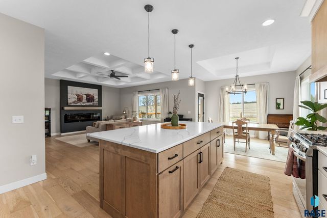 7317 E Misty Knoll Cir Circle, Sioux Falls, SD 57110