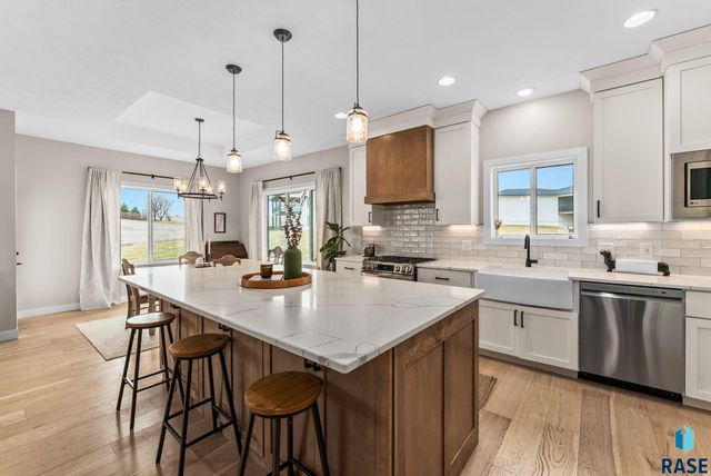 7317 E Misty Knoll Cir Circle, Sioux Falls, SD 57110
