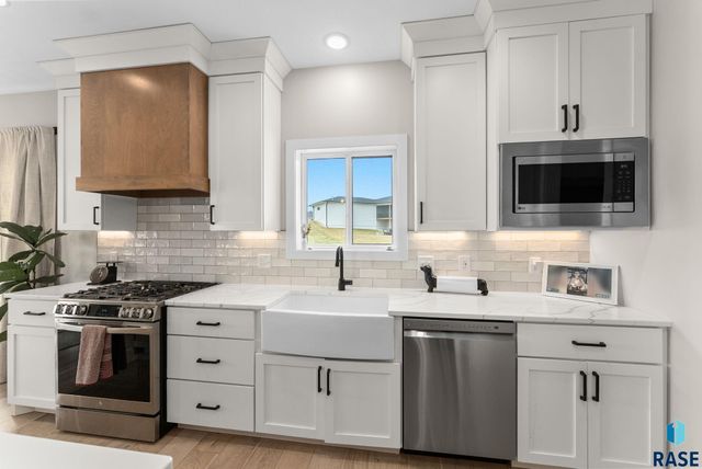 7317 E Misty Knoll Cir Circle, Sioux Falls, SD 57110