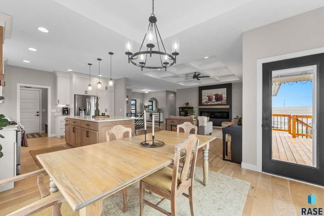 7317 E Misty Knoll Cir Circle, Sioux Falls, SD 57110