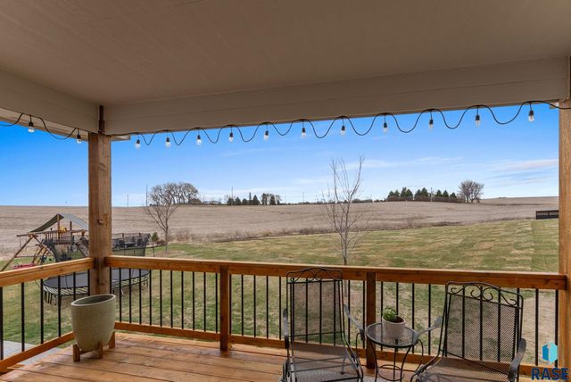 7317 E Misty Knoll Cir Circle, Sioux Falls, SD 57110