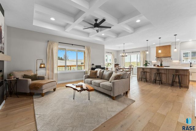 7317 E Misty Knoll Cir Circle, Sioux Falls, SD 57110
