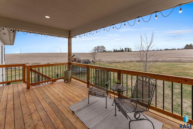 7317 E Misty Knoll Cir Circle, Sioux Falls, SD 57110