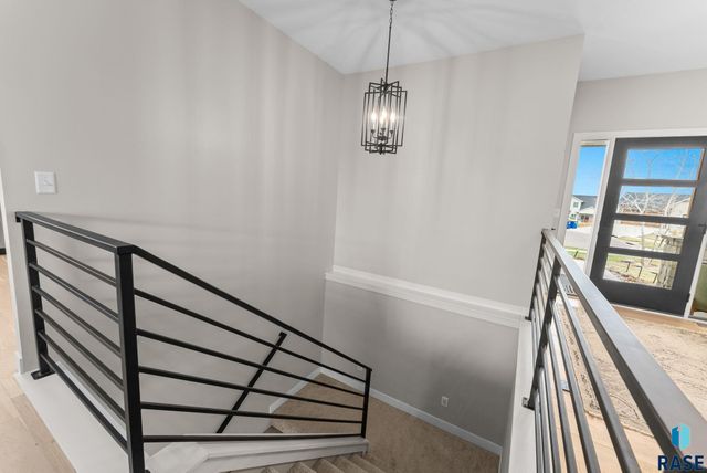 7317 E Misty Knoll Cir Circle, Sioux Falls, SD 57110