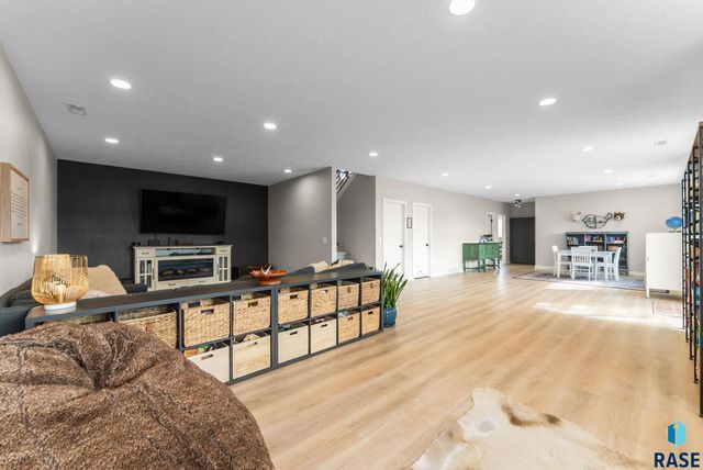 7317 E Misty Knoll Cir Circle, Sioux Falls, SD 57110