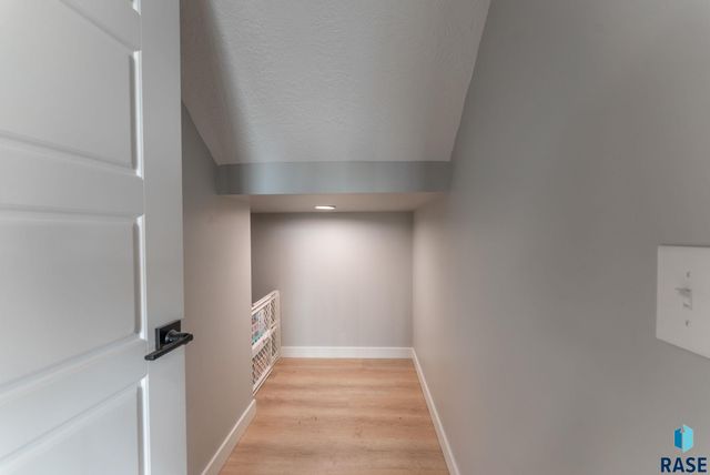 7317 E Misty Knoll Cir Circle, Sioux Falls, SD 57110