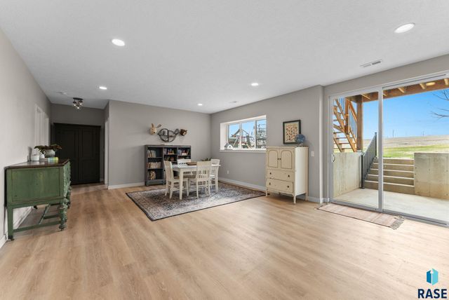 7317 E Misty Knoll Cir Circle, Sioux Falls, SD 57110