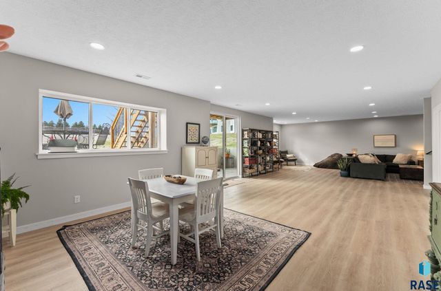7317 E Misty Knoll Cir Circle, Sioux Falls, SD 57110