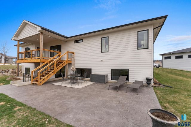 7317 E Misty Knoll Cir Circle, Sioux Falls, SD 57110