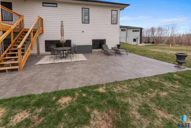 7317 E Misty Knoll Cir Circle, Sioux Falls, SD 57110
