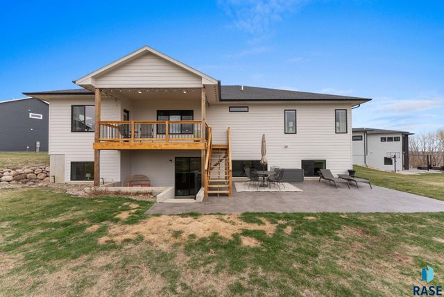 7317 E Misty Knoll Cir Circle, Sioux Falls, SD 57110